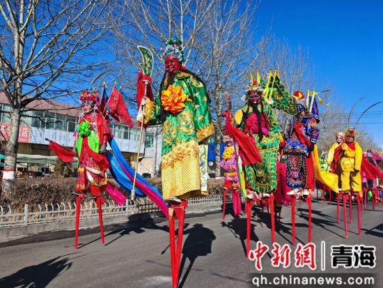 图为演出现场。希日尖措 摄 图为演出现场。希日尖措 摄