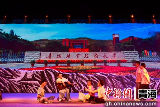 图为演出现场。薛蒂 摄 图为演出现场。薛蒂 摄