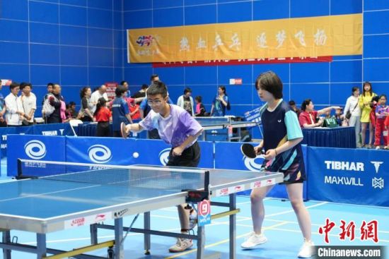图为比赛现场。陈宗淇 摄 图为比赛现场。陈宗淇 摄