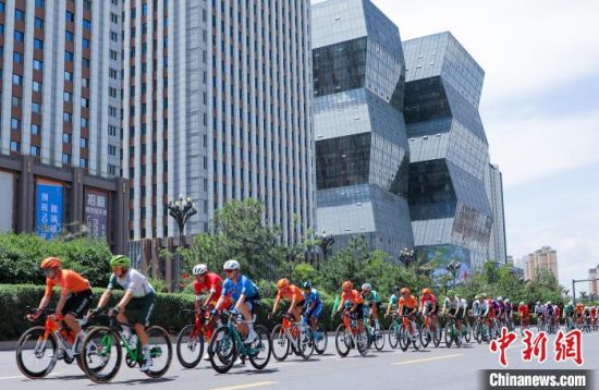 车手们在比赛中。 马铭言 摄 车手们在比赛中。 马铭言 摄