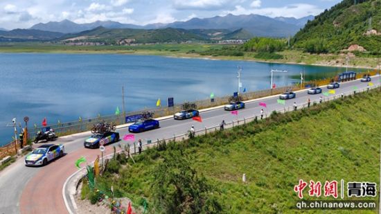 图为“环青赛”掠影。金徽酒股份有限公司供图 图为“环青赛”掠影。金徽酒股份有限公司供图