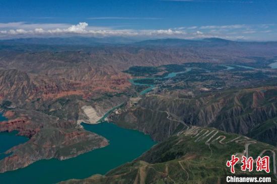 图为无人机航拍青海河谷地区。(资料图)马铭言 摄 图为无人机航拍青海河谷地区。(资料图)马铭言 摄