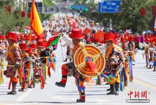 图为“潇洒的康巴人”巡演活动现场。马铭言摄 图为“潇洒的康巴人”巡演活动现场。马铭言摄