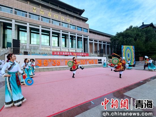 图为海晏专场演出现场。李隽 摄 图为海晏专场演出现场。李隽 摄