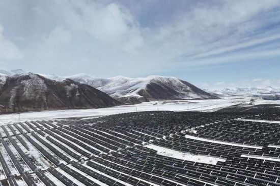 光伏区冬季鸟瞰图。 光伏区冬季鸟瞰图。