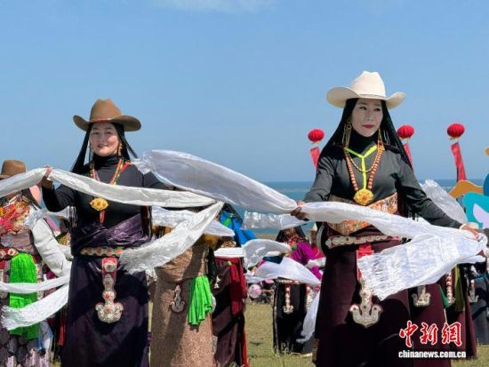 图为开幕式上的舞蹈表演。陈宗淇 摄