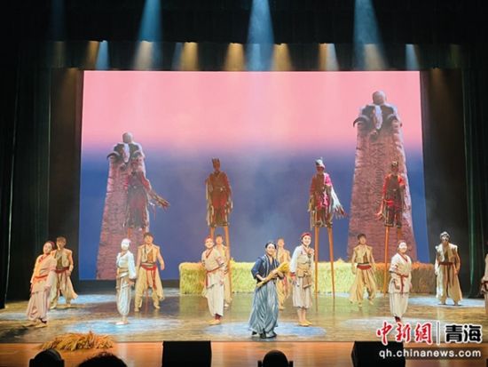 图为演出现场。西宁市总工会 供图