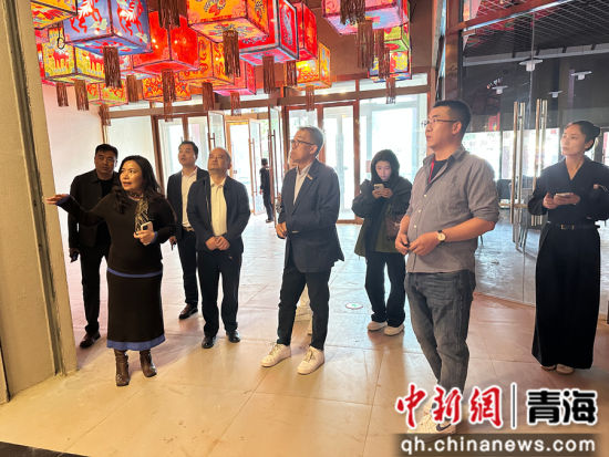 图为大鲁阁集团正在调研。李江宁 摄 图为大鲁阁集团正在调研。李江宁 摄