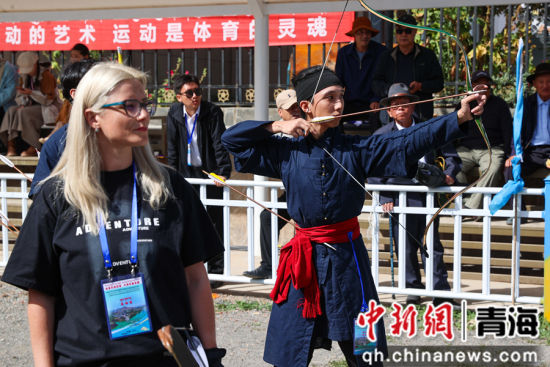 图为比赛现场。薛蒂 摄 图为比赛现场。薛蒂 摄