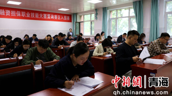 图为本次赛事笔试环节。林志远 摄 图为本次赛事笔试环节。林志远 摄