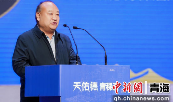 图为天佑德职工故事讲述天佑德酒厂的发展历程。天佑德青稞酒供图 图为天佑德职工故事讲述天佑德酒厂的发展历程。天佑德青稞酒供图