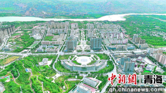 图为海东市化隆县城一隅。海东市委宣传部供图 图为海东市化隆县城一隅。海东市委宣传部供图