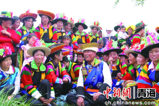 丹麻花儿会现场。海东市委宣传部供图